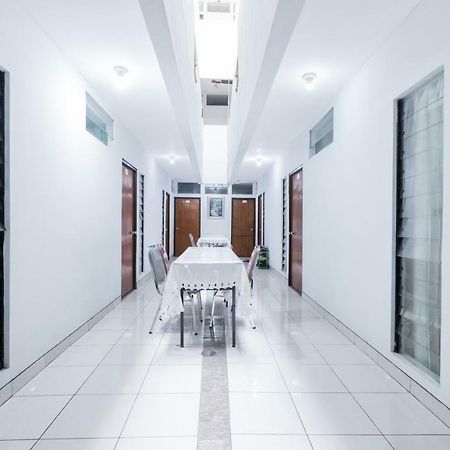 Hotel Super Oyo 1516 Cemara Gading Syariah à Bogor Extérieur photo